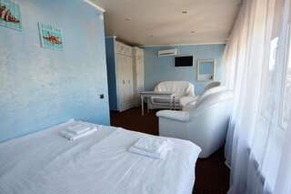 Гостиница Андорра Краснодар Двухместный номер Повышенной Комфортности с 1 кроватью или 2 отдельными кроватями и дополнительной кроватью-4